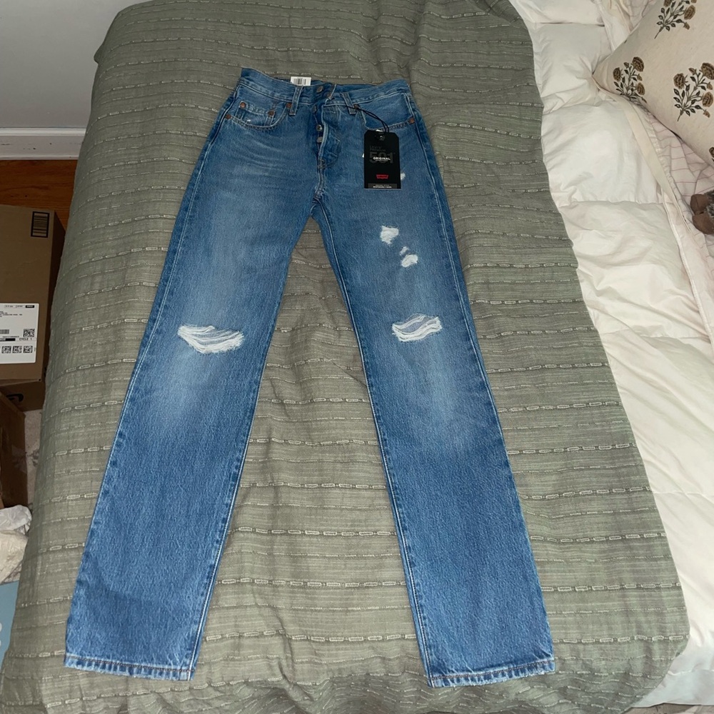 High waisted straight leg Levi’s jeans
